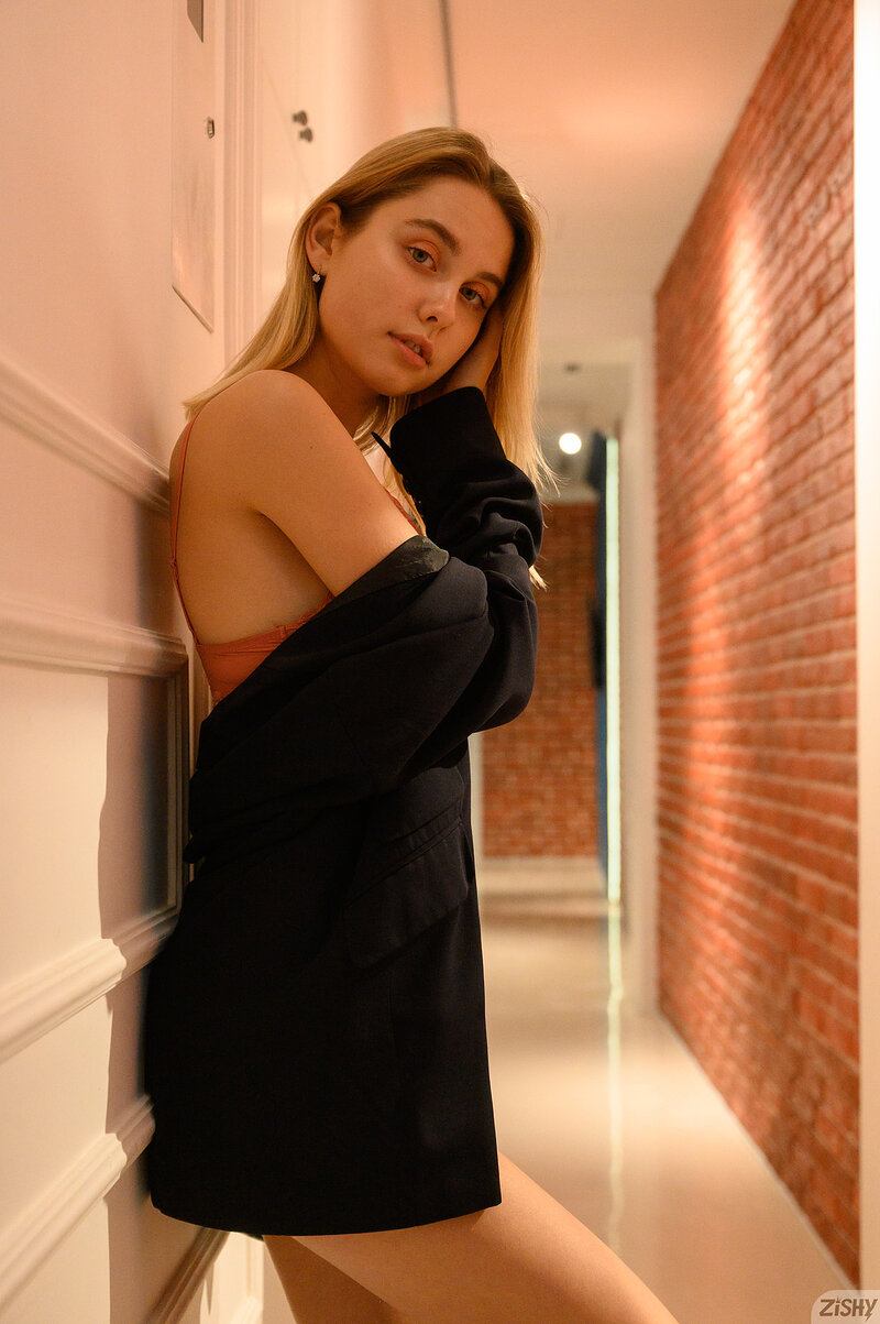 Уляна, 21